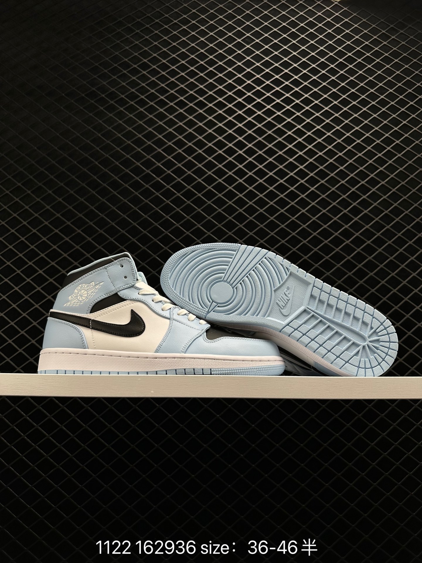 Air Jordan 1 Mid“Light Smoke Grey”